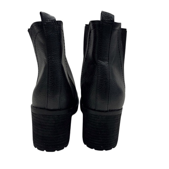 Amazon.com: MIA Women MIA Black Chunky Heel Jody Bootie in Black Women’s size 9